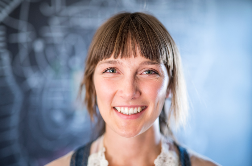 3. Square Face Shape: Soft Layers With Curtain Bangs